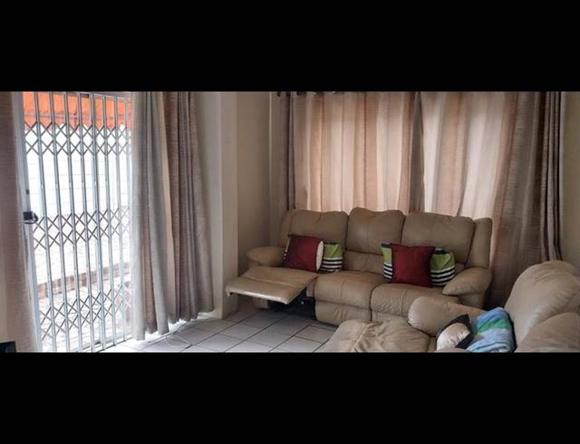 5 BEDROOM HOUSE FOR SALE IN WYCHWOOD